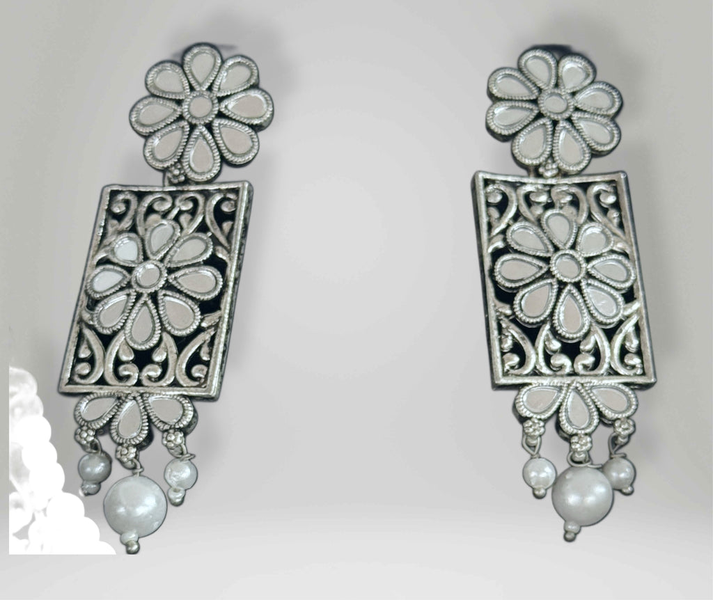 Silver-Tone Floral Kundan Choker & Earring Set